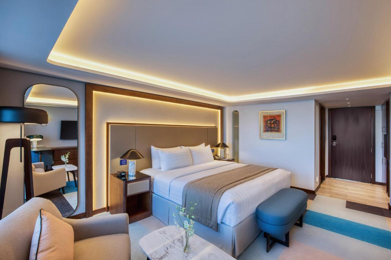 Queen Elizabeth 2 Hotel Dubai Esterno foto