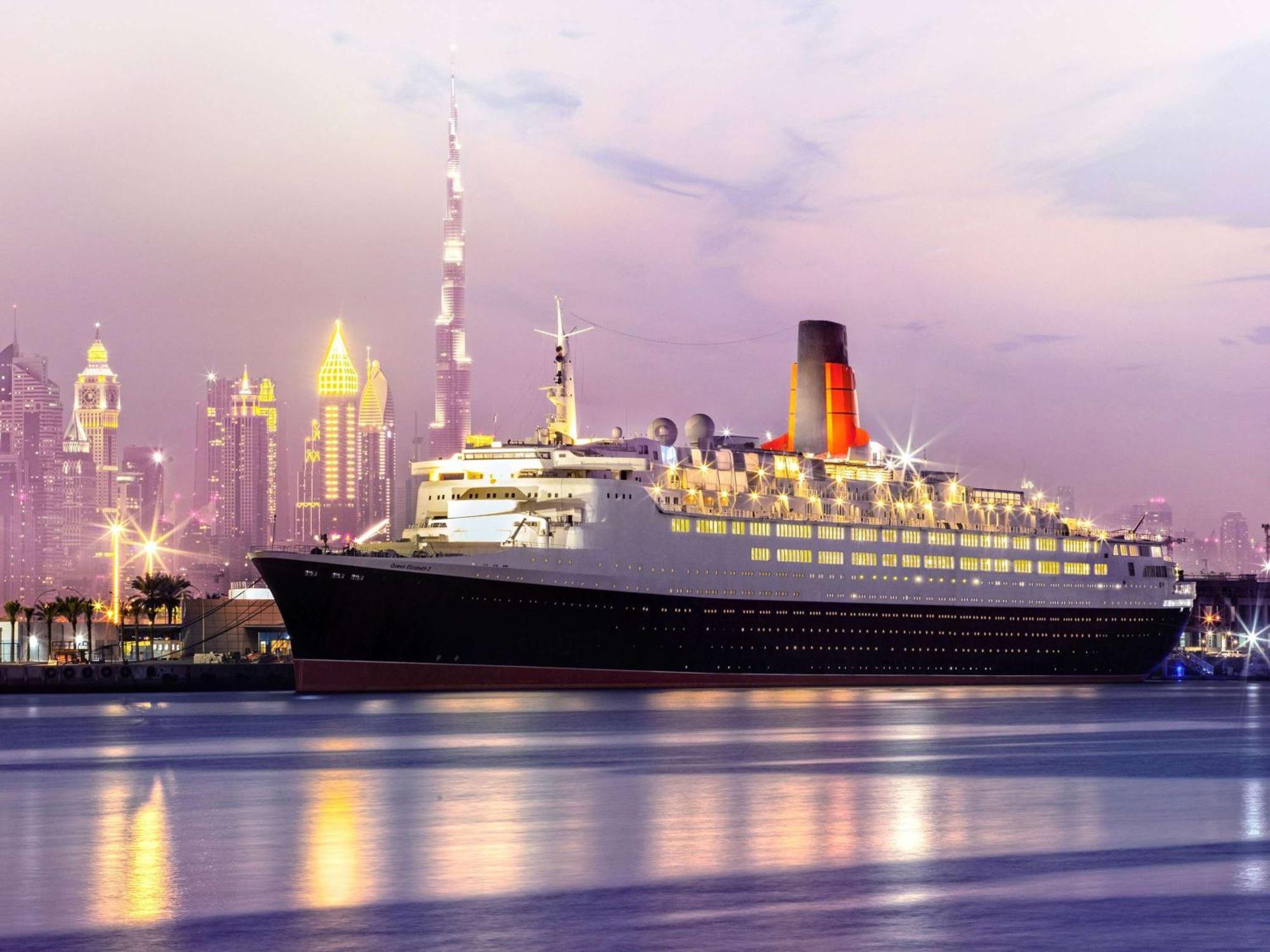 Queen Elizabeth 2 Hotel Dubai Esterno foto