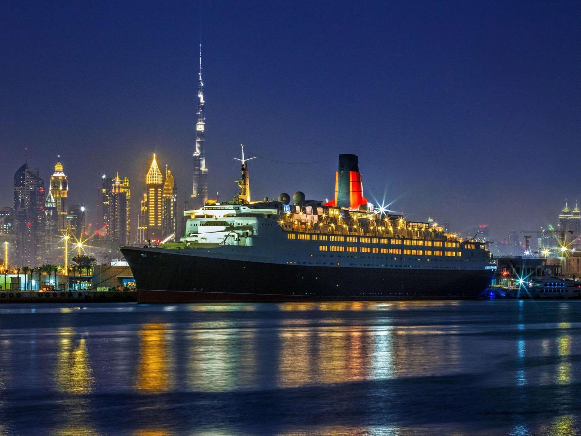 Queen Elizabeth 2 Hotel Dubai Esterno foto